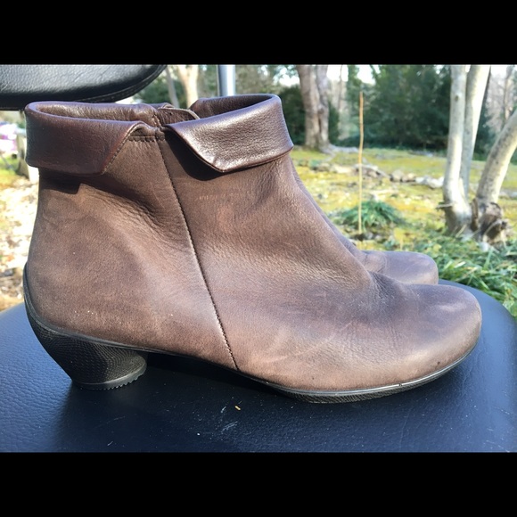 Ecco Brown leather booties • size 37 EUC - Picture 6 of 10